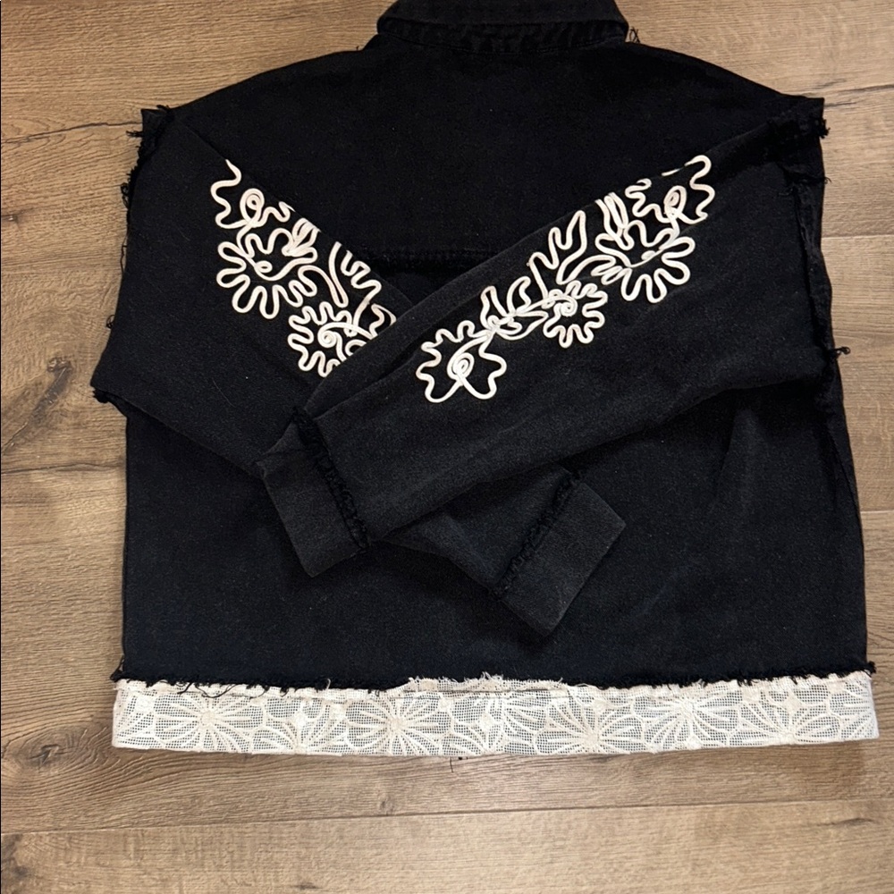 DAVI & DANI Black Embroidered Patchwork Jean Jacket - Picture 5 of 5